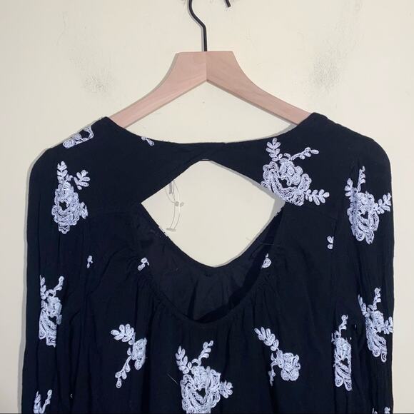 FREE PEOPLE embroidered blouse size small - Picture 3 of 6